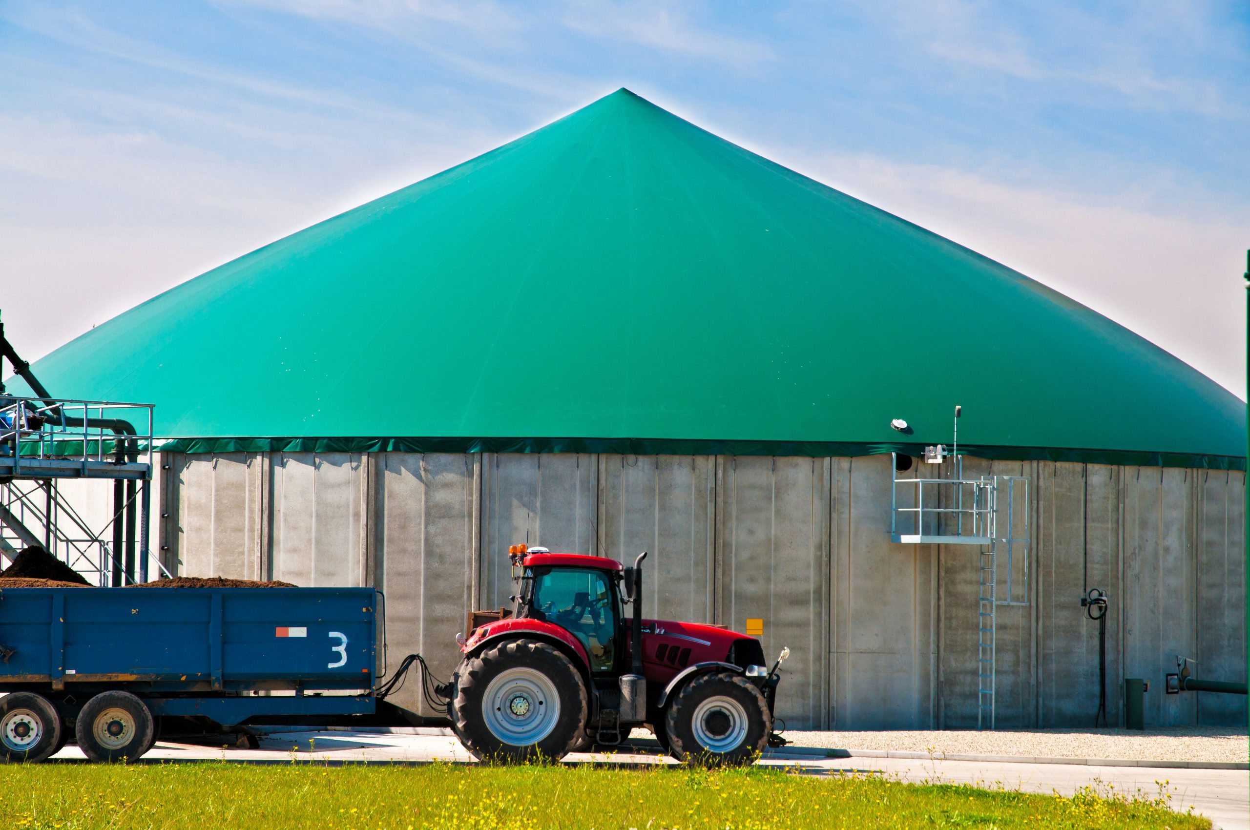 Kraftstoff für die Landwirtschaft: Biogas für Trakt - energiezukunft